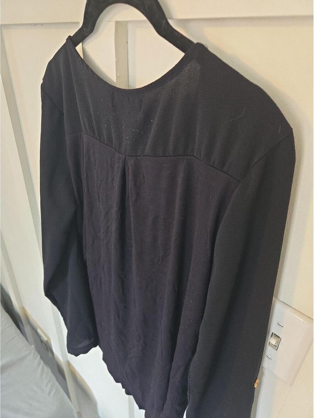 Simply Styled Petite Black Zip-Neck Blouse with Gold Accents Petite M - Picture 4 of 6